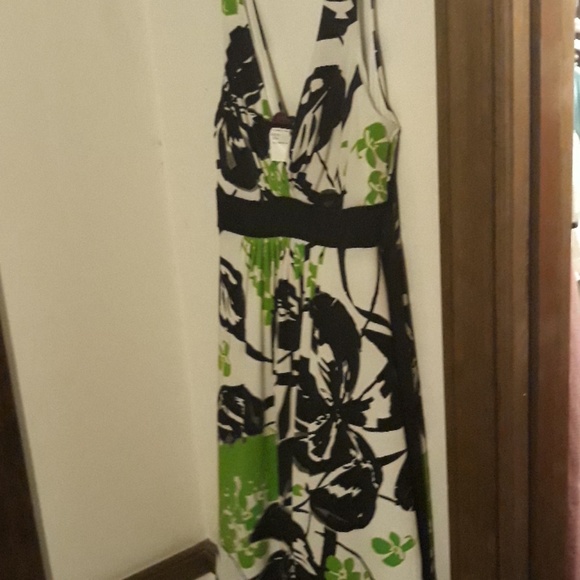 Dress - Picture 4 of 4